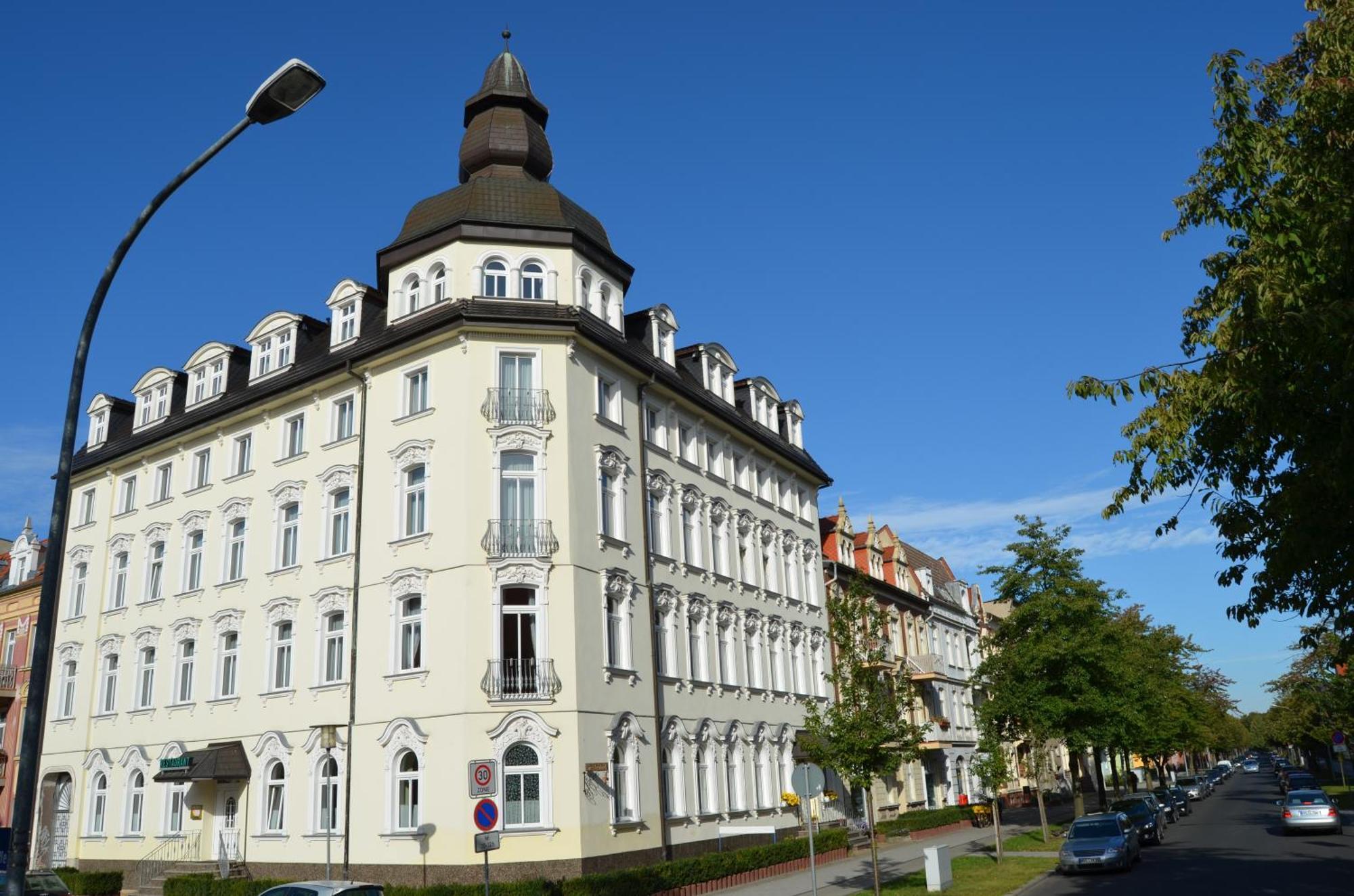 Hotel Fuerstenhof ラーテノー エクステリア 写真